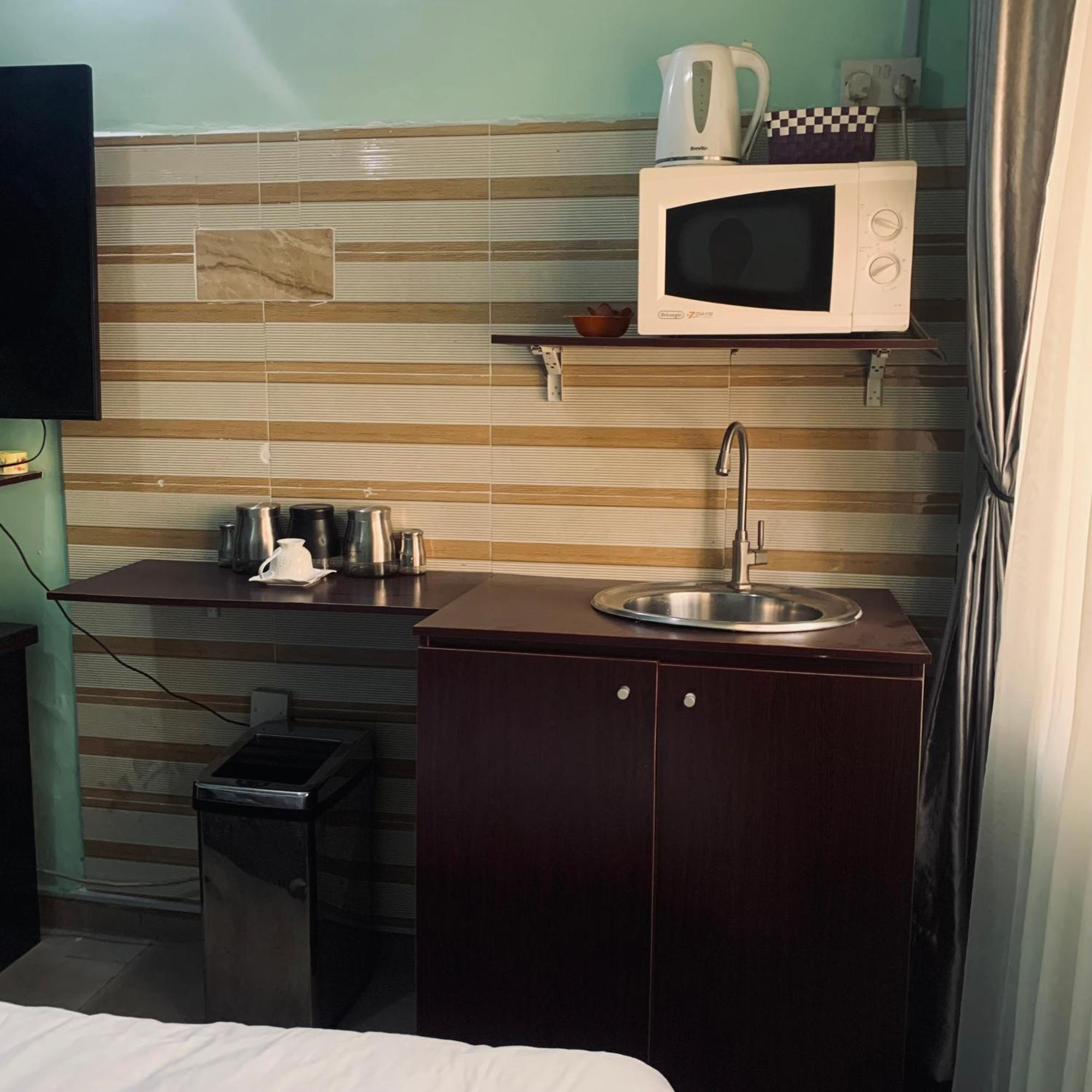 Health Plaza Abuja Aparthotel Exterior photo